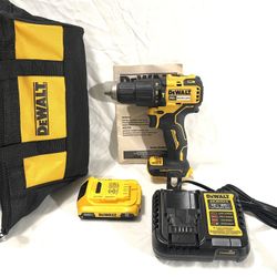 Brand New Dewalt 20 V Brushless Hammer Drill Tool Set. Comes With Battery, Charger , Tool Bag. Retails $189.