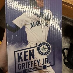 Ken Griffey Jr Mini Statue