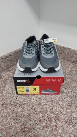 Men's tennis shoes