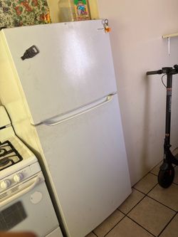 Fridgedaire Fridge