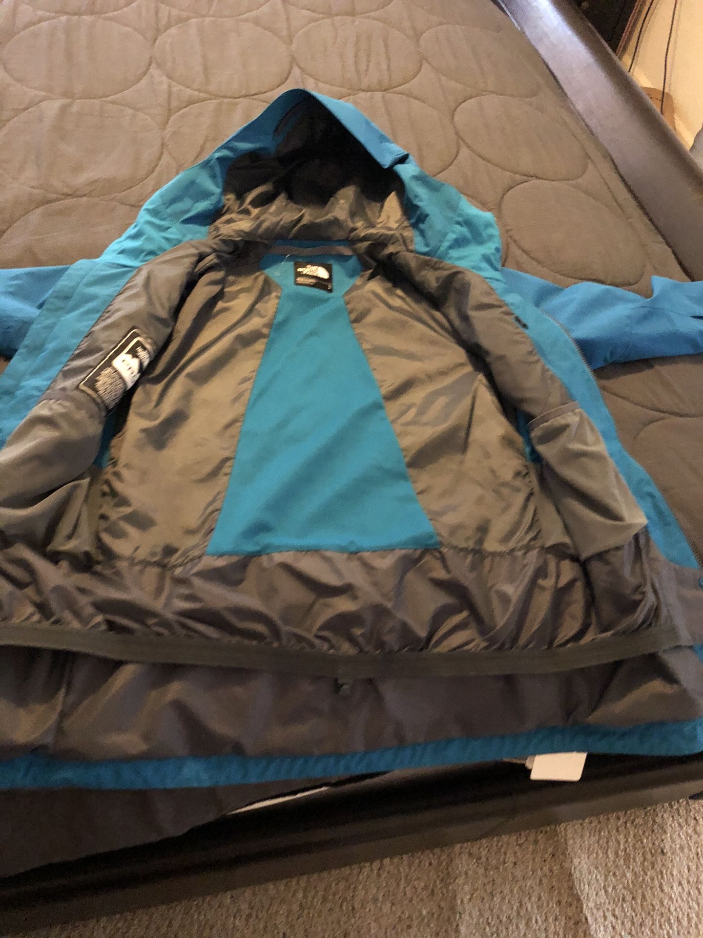 NorthFace windbreaker hooded jacket/ waterproof