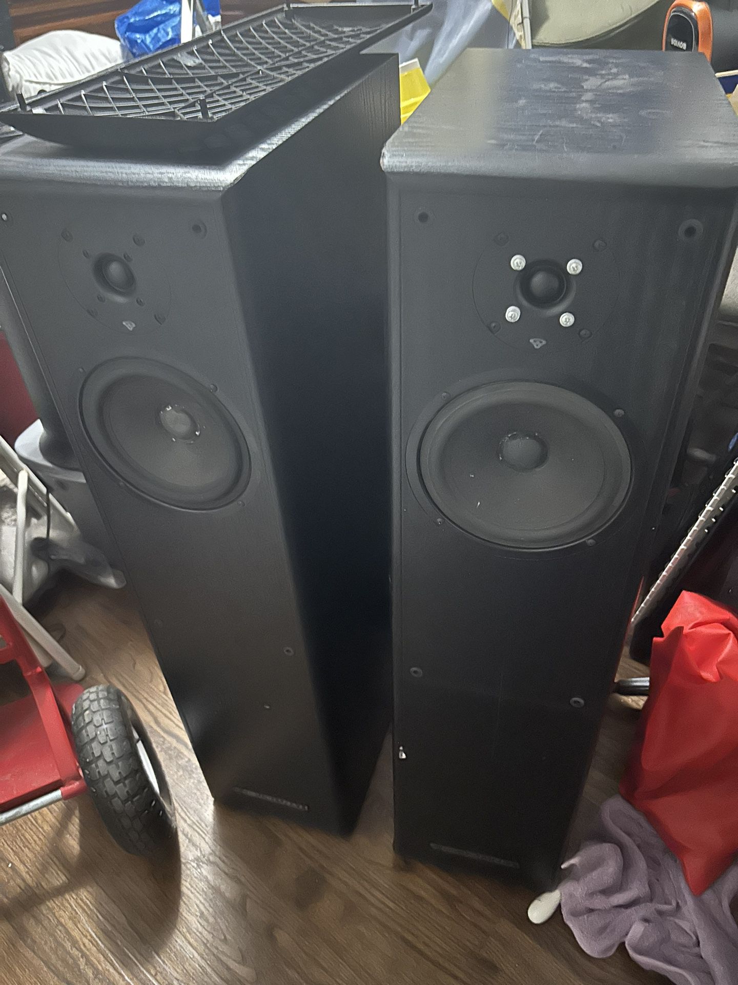 Cerwin Vega CVT-100 Tower Speakers Cosmetically Ruff But Sound Amazing Asking 275 For Pair Bring Ur Own Receiver To Test Make Offer 