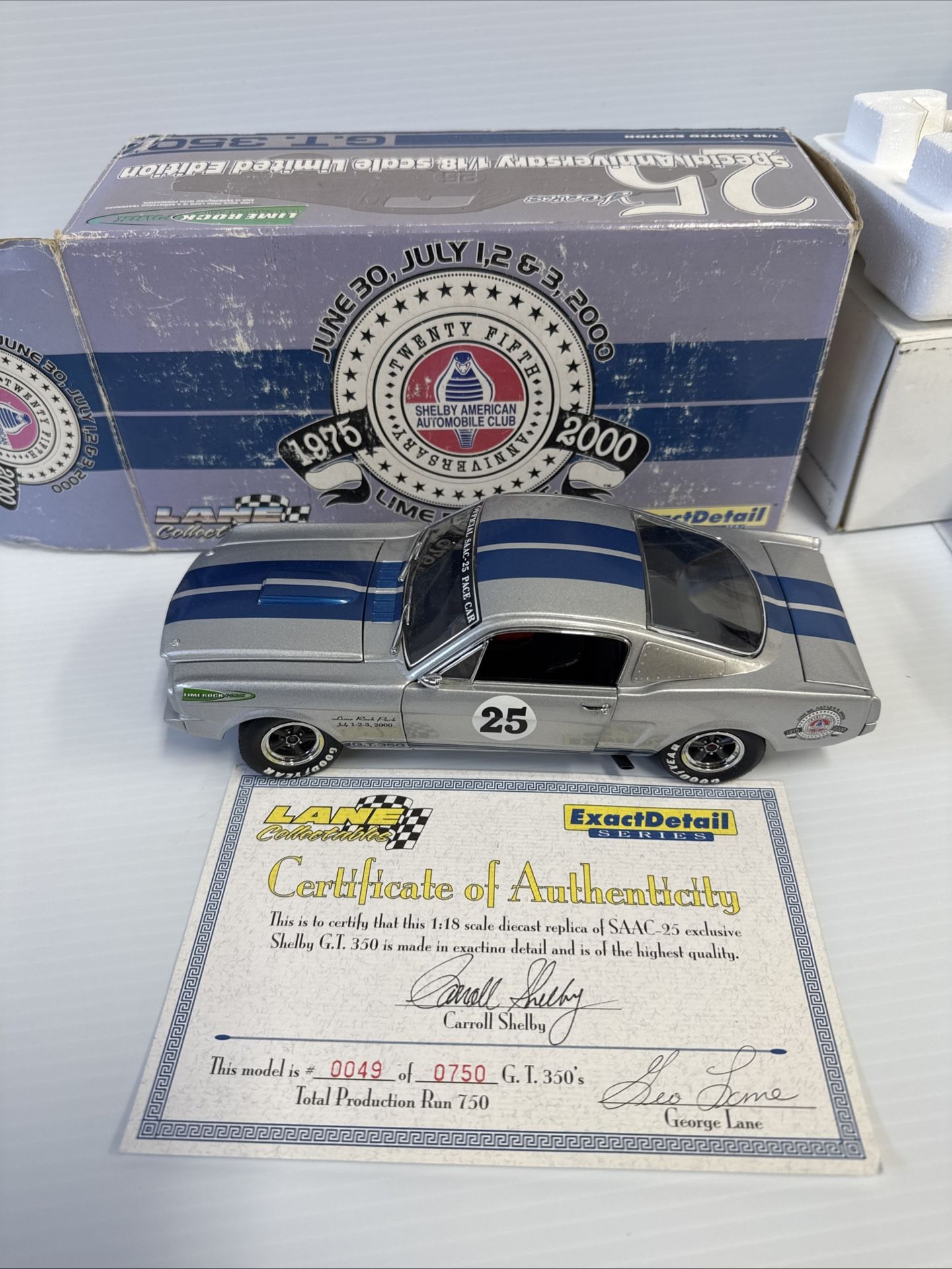 1/18 scale replica Shelby Gt 350