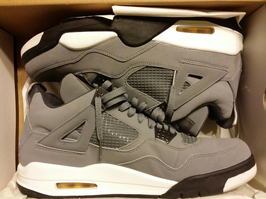 Air Jordan retro 4s mens size 12