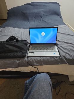 Hp lap top like new with bag