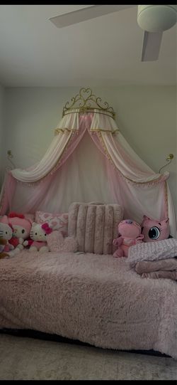 Pink bed princess canopy