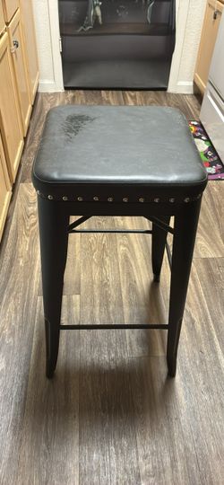 Bar stool