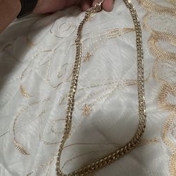 18k gold plated Cuban chain and nice rings