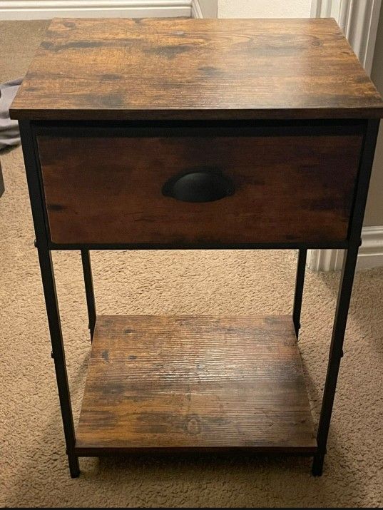 End Table / Side Table / Night Table $21