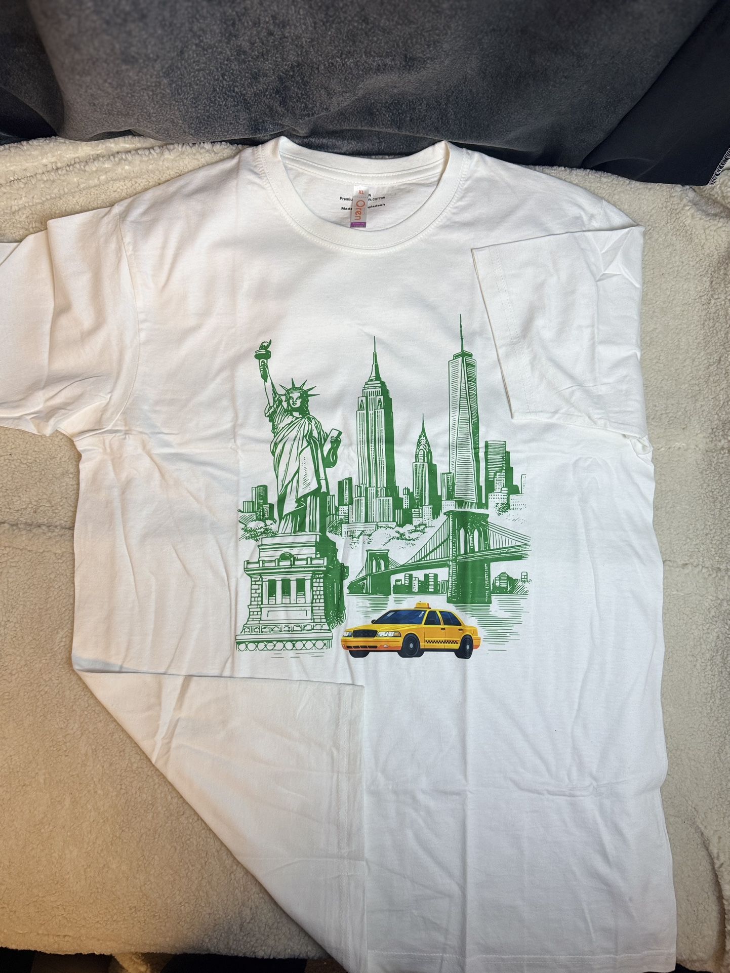 New York City Skyline Graphic T-Shirt White Cotton Statue of Liberty NYC Taxi Size US XL
