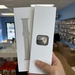 Apple Watch Series 9 LTE Unlocked 41mm Starlight Apple Care Till 2025 New