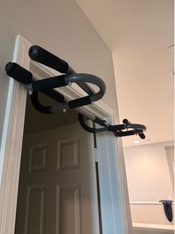 Iron Gym Extreme Pull-Up Bar with 300 lbs Capacity for Chin-Ups, Push-Ups, and Dips