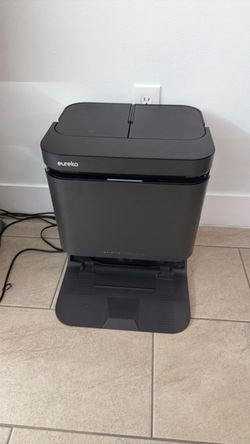 Eureka Robot Vacuum with Auto-Empty Base