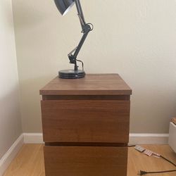 FREE NIGHTSTAND AND LAMP