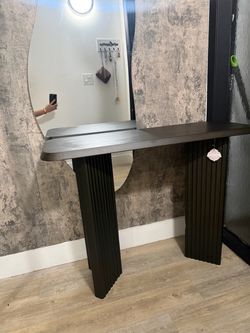Entryway table