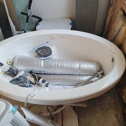 White Jacuzzi Bathroom Tub