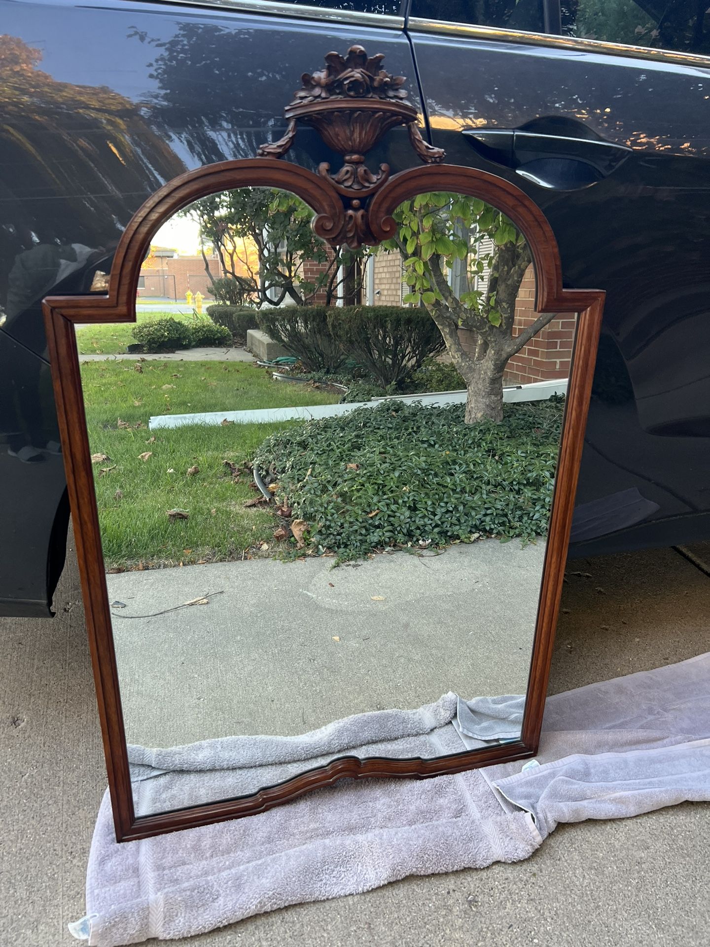 Vintage Chippendale Mahogany Wall Mirror – Hand Carved Floral Urn Crest – 1940s