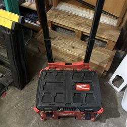 Milwaukee Packout Rolling Box