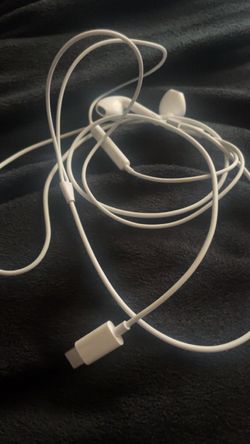 Wired apple headphones