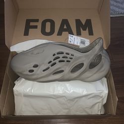 Yeezy Foam Rnnr 