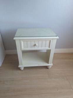 Night stand