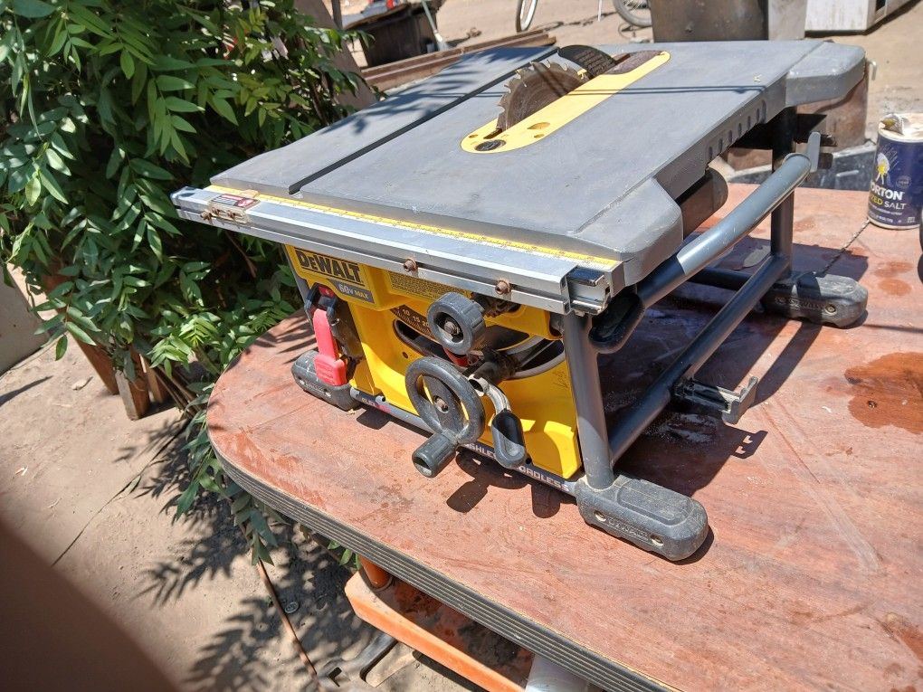 DeWalt 60V FlexVolt Brushless Table Saw w/2 Battery & Charger *(retail $850+)