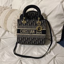 Christian Dior - Medium Dior Book Tote