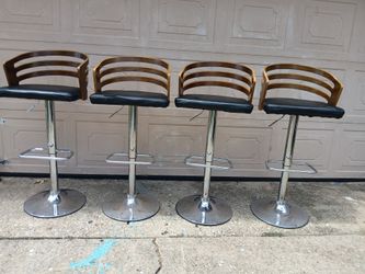 4 barstools