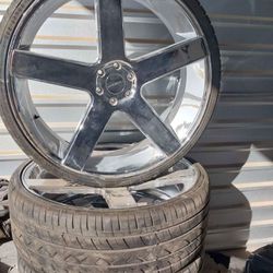 28’ Lorenzo Rim And Tires - Can Be Sold Separately- PRICE IS NEGOTIABLE! ! 
