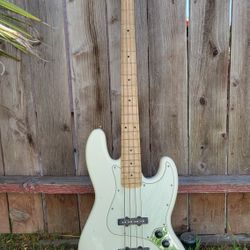 Bass    bajo electrico 