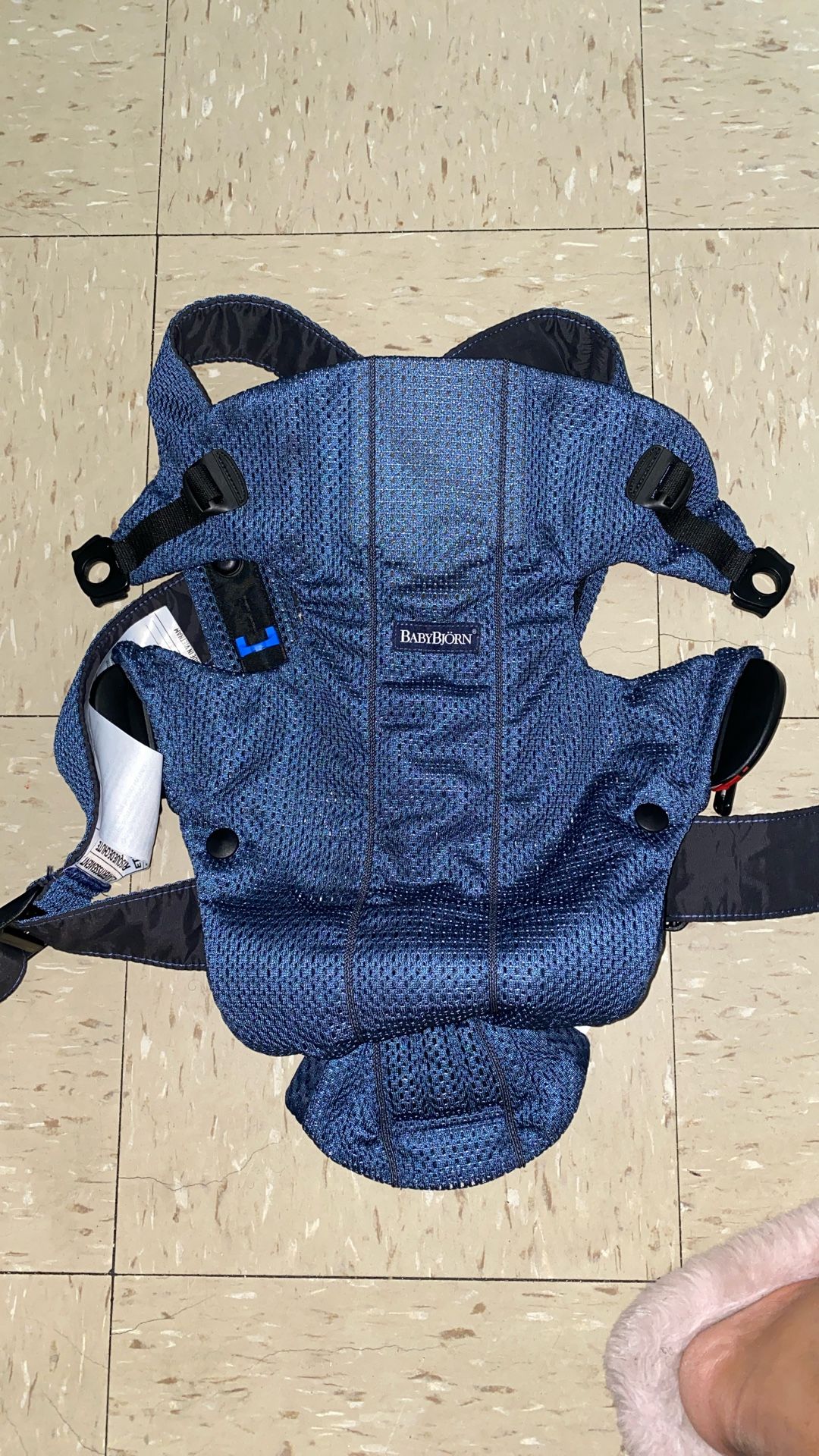 👶 BabyBjörn Carrier – Navy Blue, Gently Used!