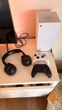 Xbox Series X and Elite Controller