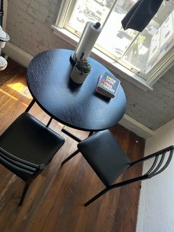 Round Dining Table with 2 Chairs