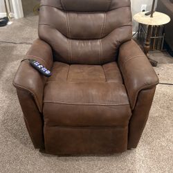 Dione Golden Technologies Lift Chair PR 446 Power Recliner