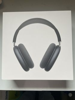 Midnight Air Pod Maxes USB-C