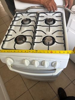 20” stove - great for studio or 1 bedroom
