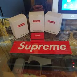 SUPREME SET