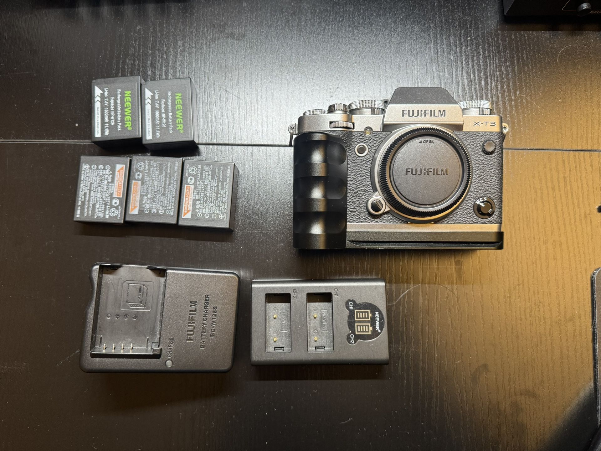 Fujifilm X-T3 Camera Body Low Shutter count! 