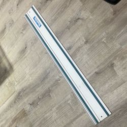 Makita Circular Saw Set With 55’’ Guide Rail Batteries And Dock In Cases