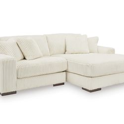 Lindyn 2-Piece Modular Loveseat W/Chaise