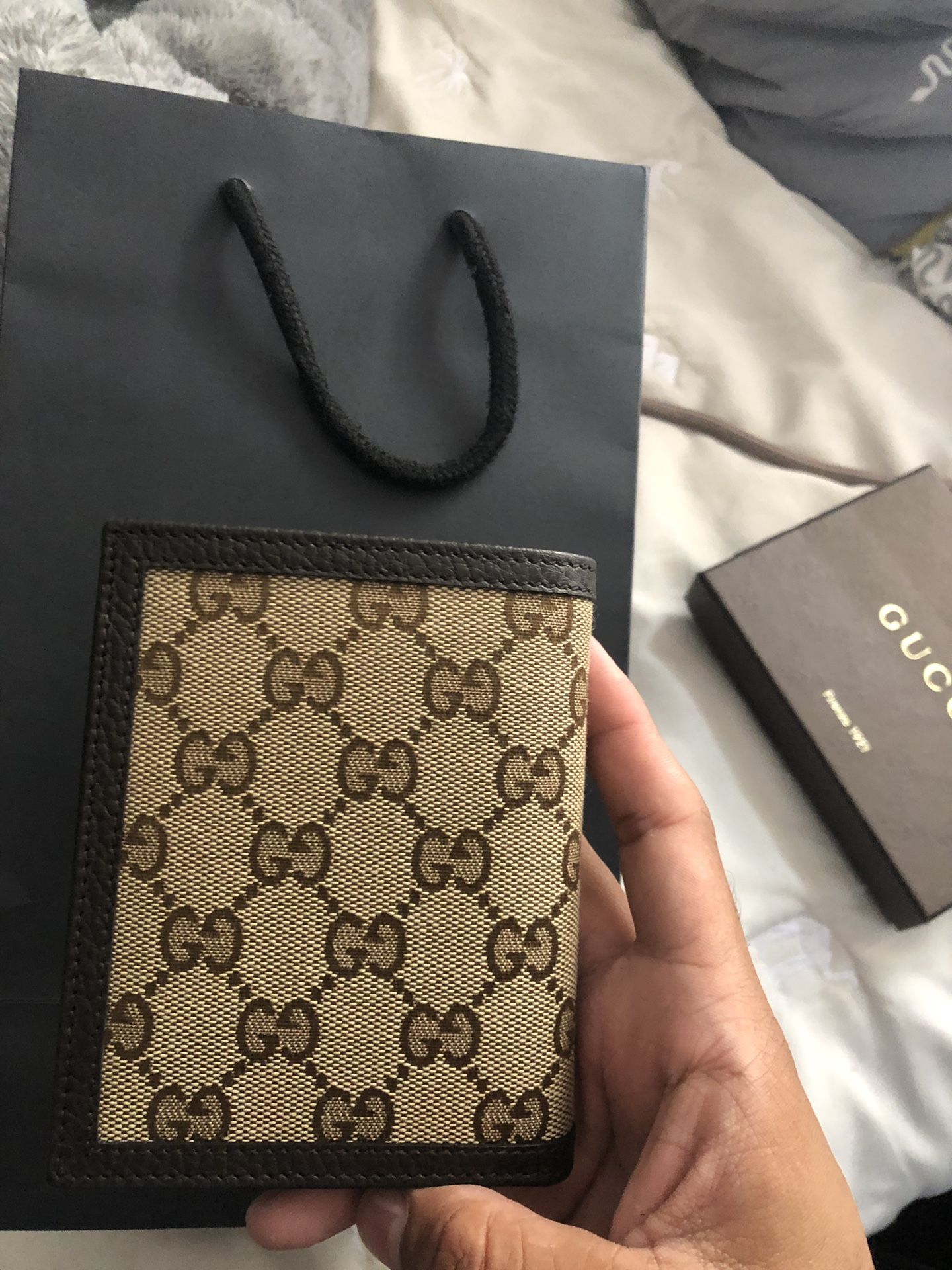 Men’s Gucci wallet