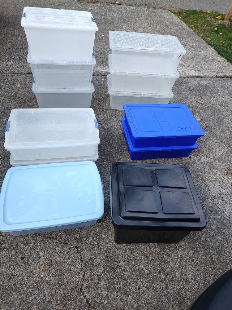 12 Rubbermaid Box Different Sizes