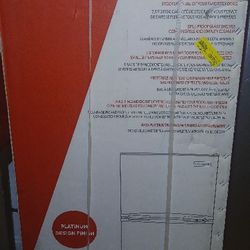 Top Freezer/ Refrigerator 