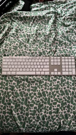 Apple Keyboard