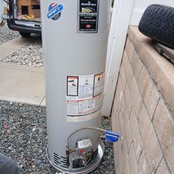 Bradford White 40 Gallon ,,   (Rg2402n6 Serial Number, )  2018 Perfect Water Heater