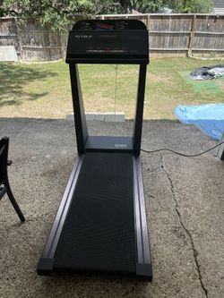 True 500 online treadmill for sale