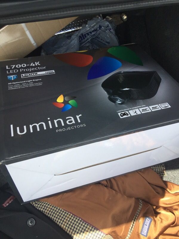 Luminar L700 4K LED 3D projector 1080p msrp is $6200 asking $1200 OBO with led HD 3D screen