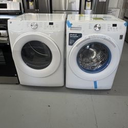 Ge Set 4.6 Cu Ft  Washer And Dryer Gas 