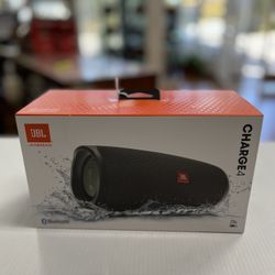 JBL CHARGE 4 SPEAKER, IN LIKE NEW CONDITION, COMES WITH BOX AND PLASTIC