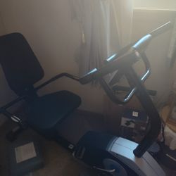 Nice Recumbent Bike. Like New With Booklet 